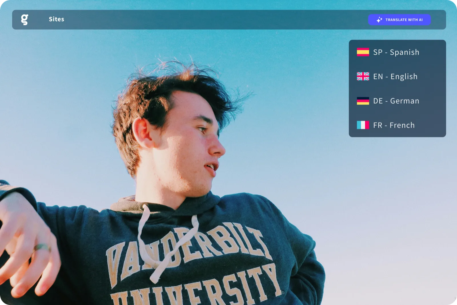Panel de traducción activo en el editor de Griddo con AI Booster